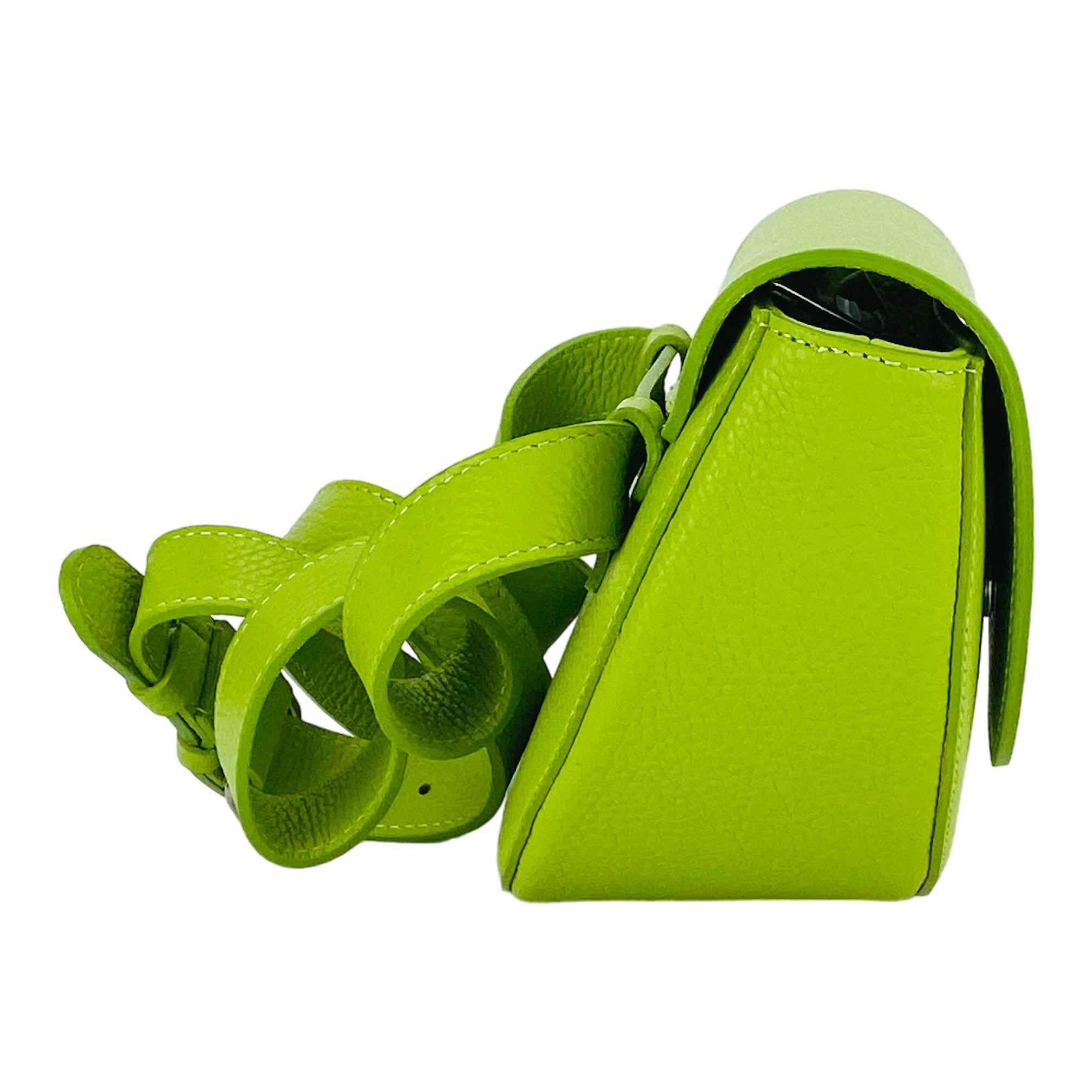 RB1027AD | Borsa Donna a Bandoliera stondata in Vera Pelle Made in Italy. Tracolla removibile e regolabile in pelle. Accessori Nickel Lucido - Colore Lime - Dimensioni: cm 25 x 15 x 9-4